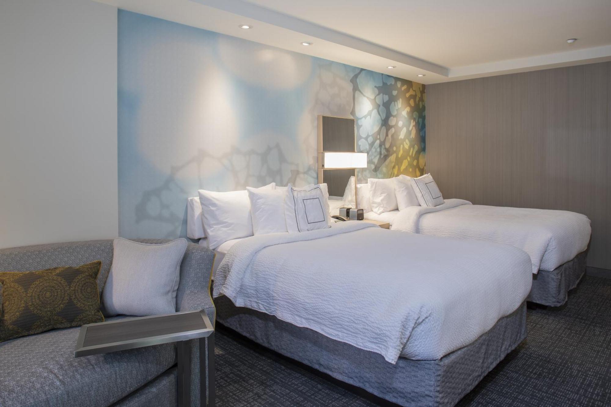 Courtyard By Marriott New York Queens/Fresh Meadows Exterior photo