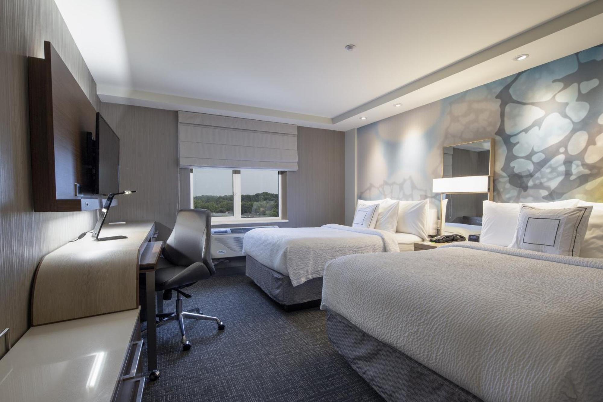 Courtyard By Marriott New York Queens/Fresh Meadows Exterior photo
