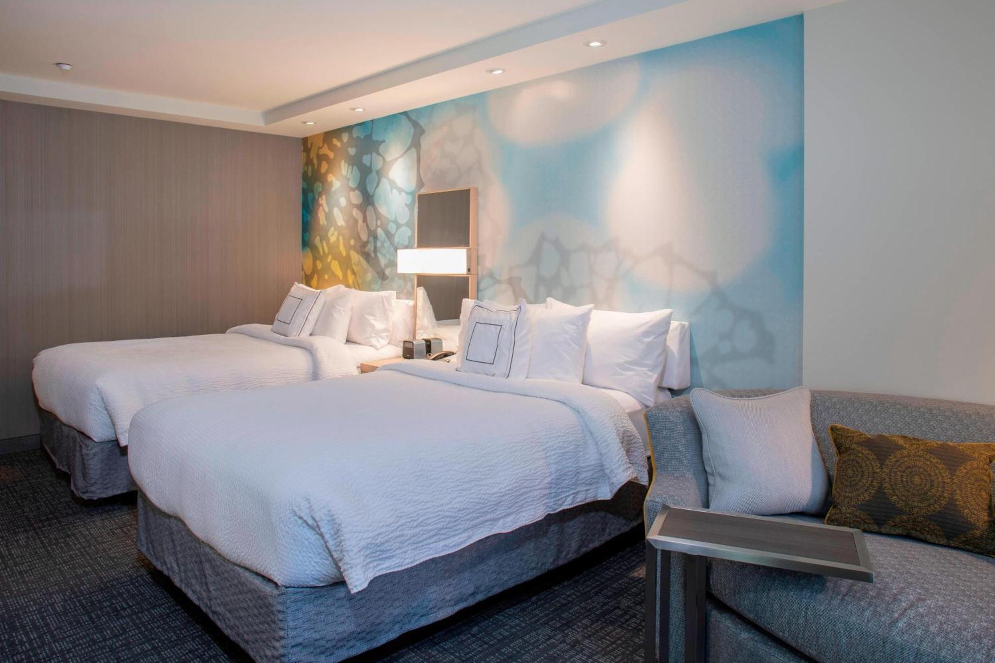 Courtyard By Marriott New York Queens/Fresh Meadows Exterior photo