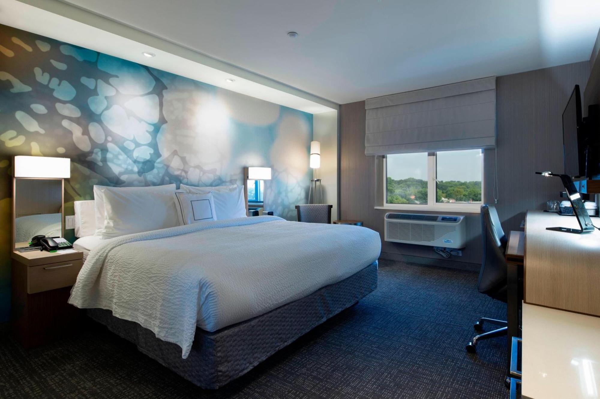 Courtyard By Marriott New York Queens/Fresh Meadows Exterior photo